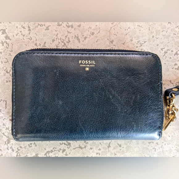 Fossil wallet, clutch, leather wristlet - Picture 3 of 11